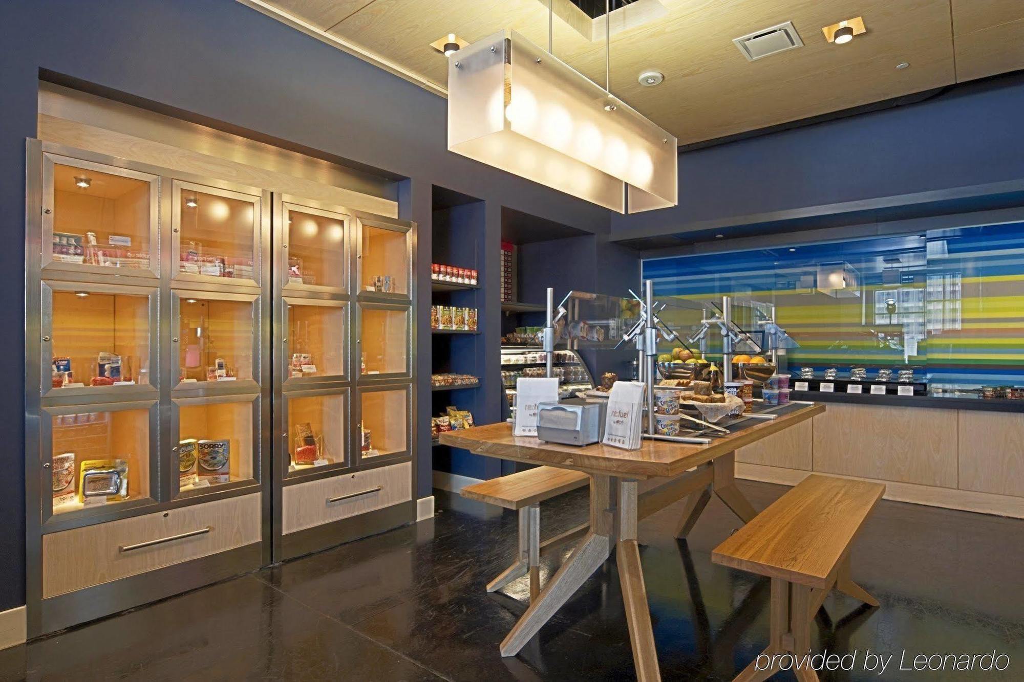 Aloft Charlotte City Center Ресторан фото